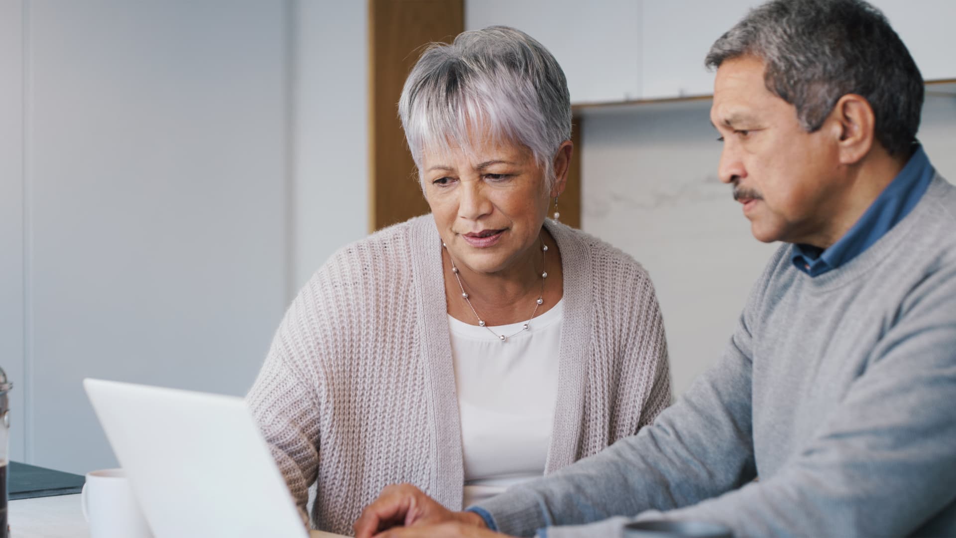 Retirees Choosing ‘Good Enough’ Investment Strategies to Safeguard Their Finances – Mirror Brief